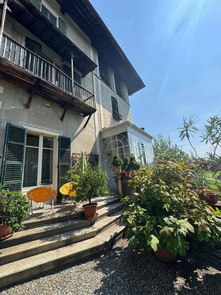 8 rooms House in Banchette, Italy No. 301180