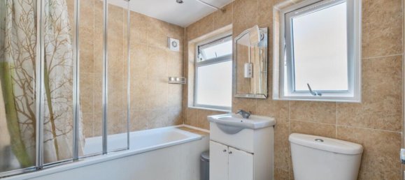 3 bedrooms Commercial property in Sutton, United Kingdom No. 13470 8