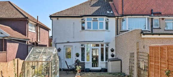 3 bedrooms Commercial property in Sutton, United Kingdom No. 13470 11