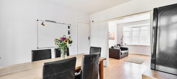 3 bedrooms Commercial property in Sutton, United Kingdom No. 13470 3