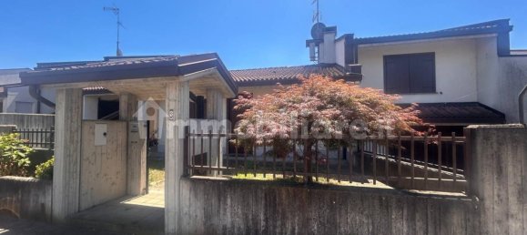 2 Schlafzimmer Haus in Vigevano, Italy, Nr. 263531 11