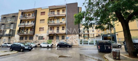 2 bedrooms Apartment in Bari, Italy No. 334439 2