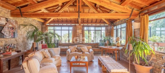 6 bedrooms Villa in Perugia, Italy No. 293151 4