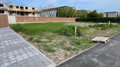  Land in Vienna, Austria No. 198591