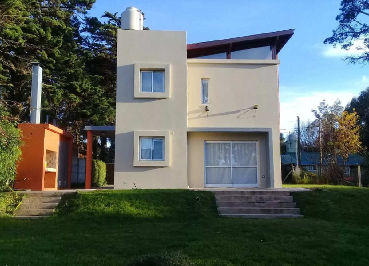 3 bedrooms House in Mar del Plata, Argentina No. 83909