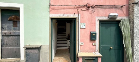 6 bedrooms House in Carro, Italy No. 314281 11