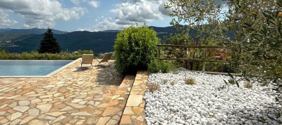 6 bedrooms House in Carro, Italy No. 314281 17