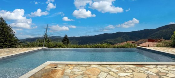 6 bedrooms House in Carro, Italy No. 314281 15