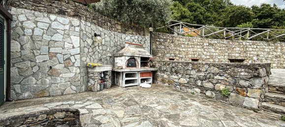 6 bedrooms House in Carro, Italy No. 314281 14