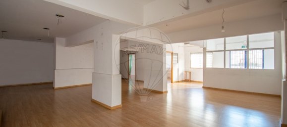 Gewerbliche Immobilie in Odivelas, Portugal 168m², Nr. 264019 5