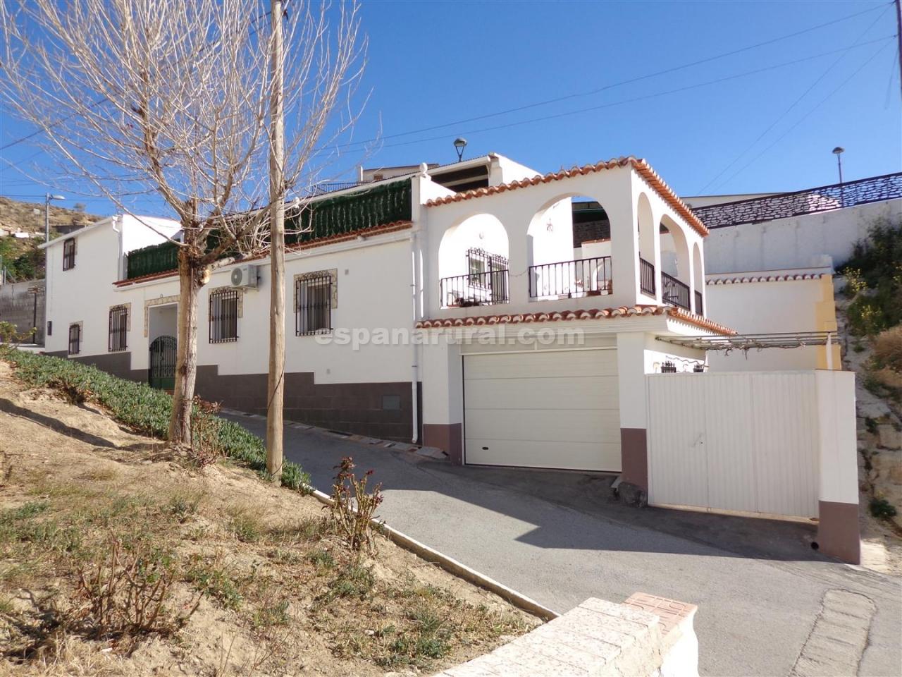 4 bedrooms Townhouse in Caniles, Spain No. 7340
