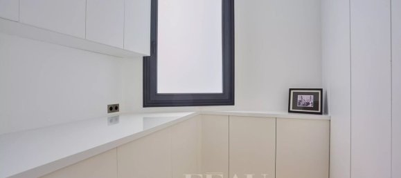 4 bedrooms Apartment in Paris, France No. 148868 18