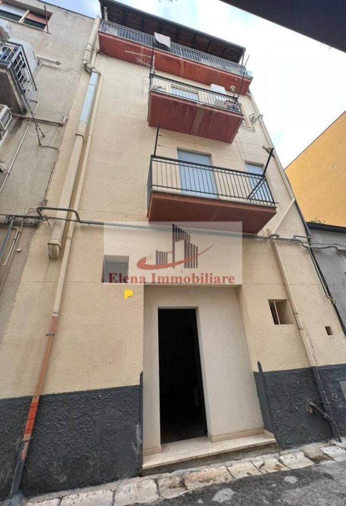 Apartamento de 2 dormitorios en Alcamo, Italy No. 126066