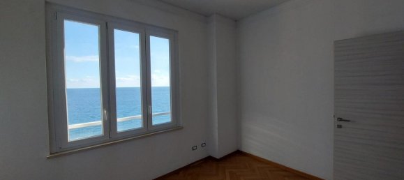 Квартира с 3 спальнями в Бордигера, Италия № 371588 11