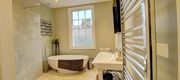 Таунхаус с 5 спальнями в Доркинг, Великобритания № 10412 18