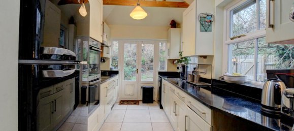 Таунхаус с 5 спальнями в Доркинг, Великобритания № 10412 9