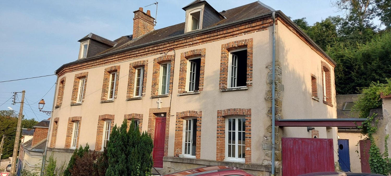 Villa de 4 dormitorios en Nogent-le-Roi, France No. 255204