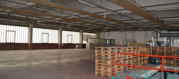 Lagerhaus in Olgiate Comasco, Italy 2430m², Nr. 138677 37