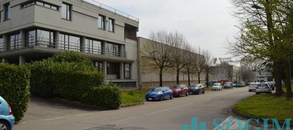 Lagerhaus in Olgiate Comasco, Italy 2430m², Nr. 138677 4