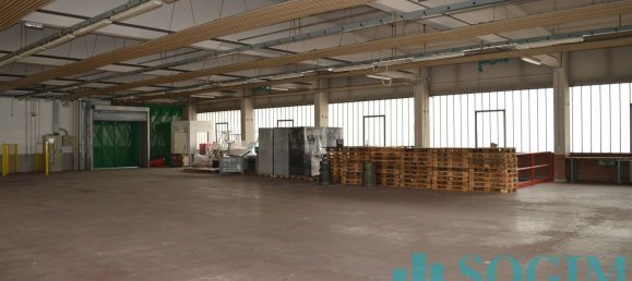 Lagerhaus in Olgiate Comasco, Italy 2430m², Nr. 138677 29