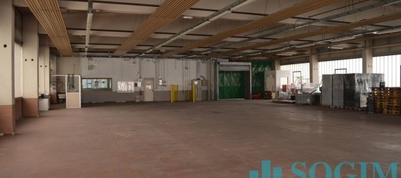 Lagerhaus in Olgiate Comasco, Italy 2430m², Nr. 138677 28