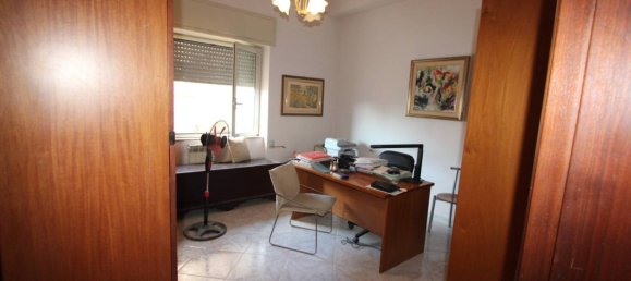 Apartamento de 2 dormitorios en Messina, Italy No. 278963 9