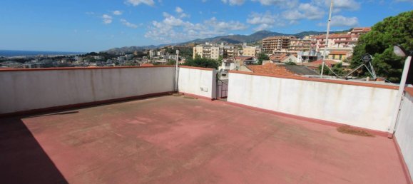 Apartamento de 2 dormitorios en Messina, Italy No. 278963 3