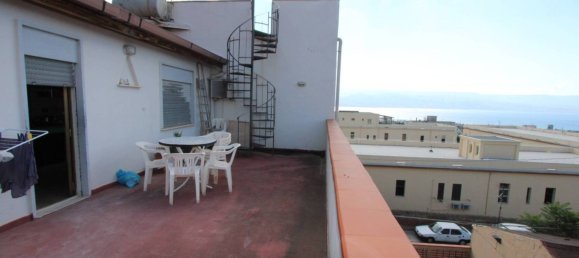 Apartamento de 2 dormitorios en Messina, Italy No. 278963 2