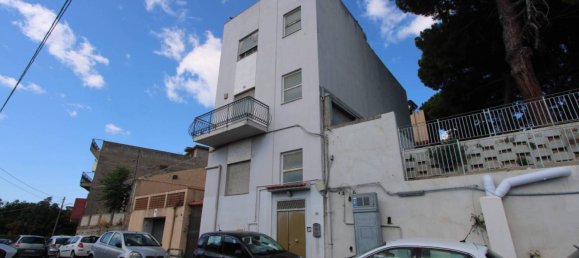 Apartamento de 2 dormitorios en Messina, Italy No. 278963 4