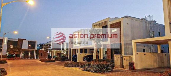 Moradia em banda T5 em Dubai, UAE N.º 55386 6