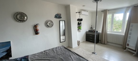 Casa de 3 dormitorios en Villeneuve-l'Archeveque, France No. 346465 4