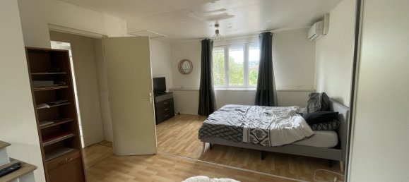 Casa de 3 dormitorios en Villeneuve-l'Archeveque, France No. 346465 6