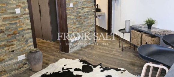 Maisonette de 1 dormitorio en Swieqi, Malta No. 2775 3