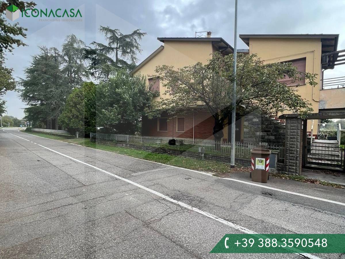 Villa de 8 habitaciónes en Castel Maggiore, Italy No. 28684