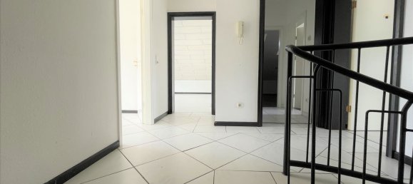 Дом с 5 комнатами в Веттерау, Германия № 53567 3