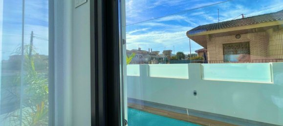 4 bedrooms House in Torrevieja, Spain No. 129264 10