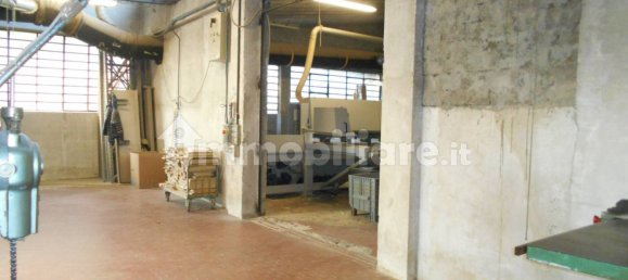 1050m² Warehouse in Carugo, Italy No. 71348 6
