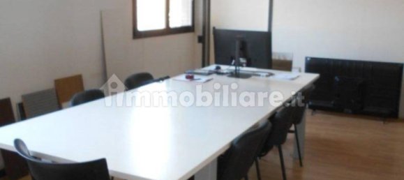 1050m² Warehouse in Carugo, Italy No. 71348 9