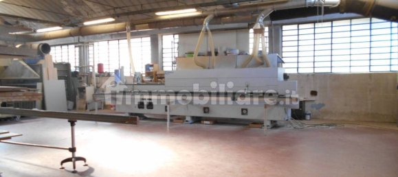 1050m² Warehouse in Carugo, Italy No. 71348 5