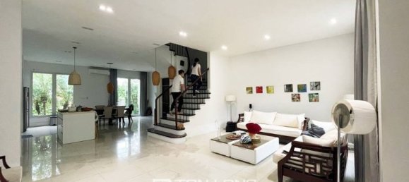 3 chambres Villa à Long Bien, Vietnam No. 686 2