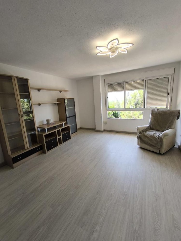 Квартира с 3 спальнями в Альгинет, Испания № 140098