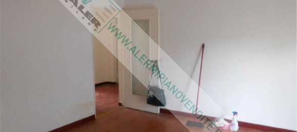 4 bedrooms Apartment in Milan, Italy No. 370131 8