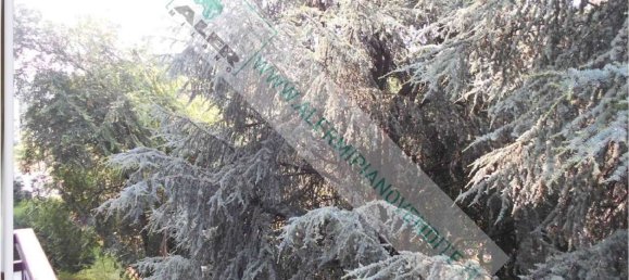 4 bedrooms Apartment in Milan, Italy No. 370131 9