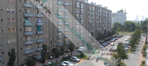 4 bedrooms Apartment in Milan, Italy No. 370131 23