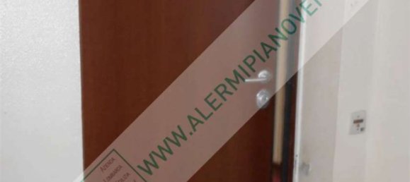 4 bedrooms Apartment in Milan, Italy No. 370131 2