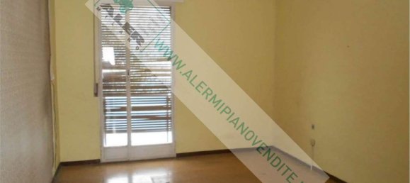 4 bedrooms Apartment in Milan, Italy No. 370131 10