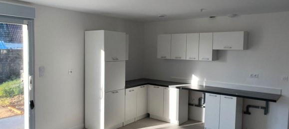 3 bedrooms House in Checy, France No. 160738 5