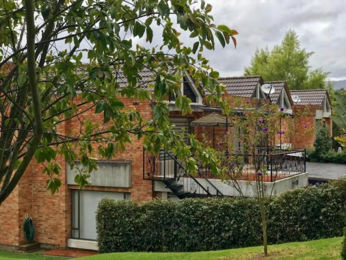 3 bedrooms House in Bogota, Colombia No. 13749