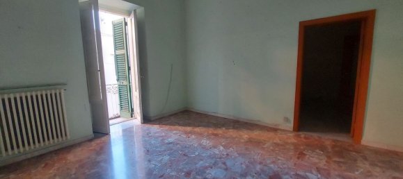 Apartamento de 5 dormitorios en Taranto, Italy No. 335255 2