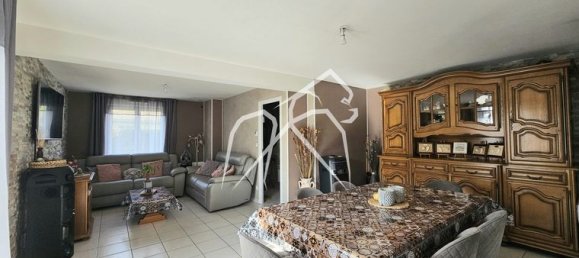 3 bedrooms House in Saint-Etienne-du-Rouvray, France No. 359905 3